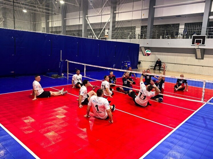 Псковские ветераны СВО борются за победу на Всероссийских соревнованиях по волейболу сидя