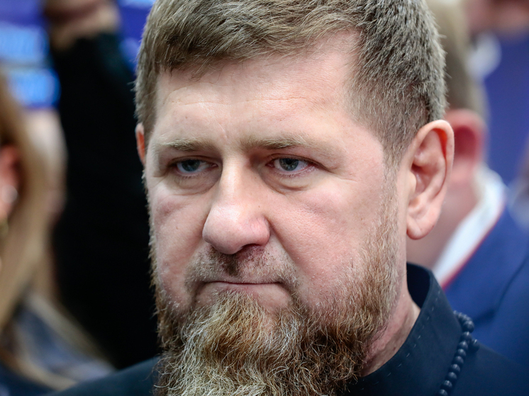 Главе Чечни Рамзану Кадырову вручили медаль Росгвардии «За боевое отличие»