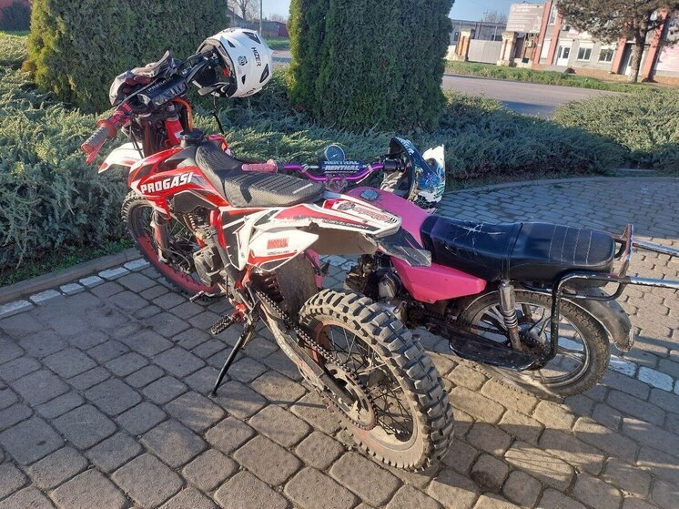 Правоохранители Тбилисского района отстранили от вождения несовершеннолетних питбайкеров