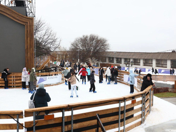 В Астраханском кремле готовят ледовые площадки и большую праздничную программу к Новому году