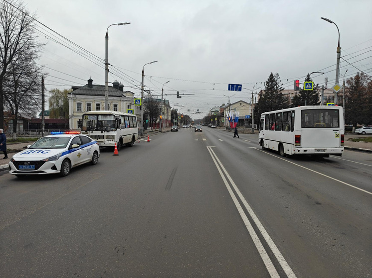 В Орле 70-летняя пассажирка упала в автобусе и получила травмы