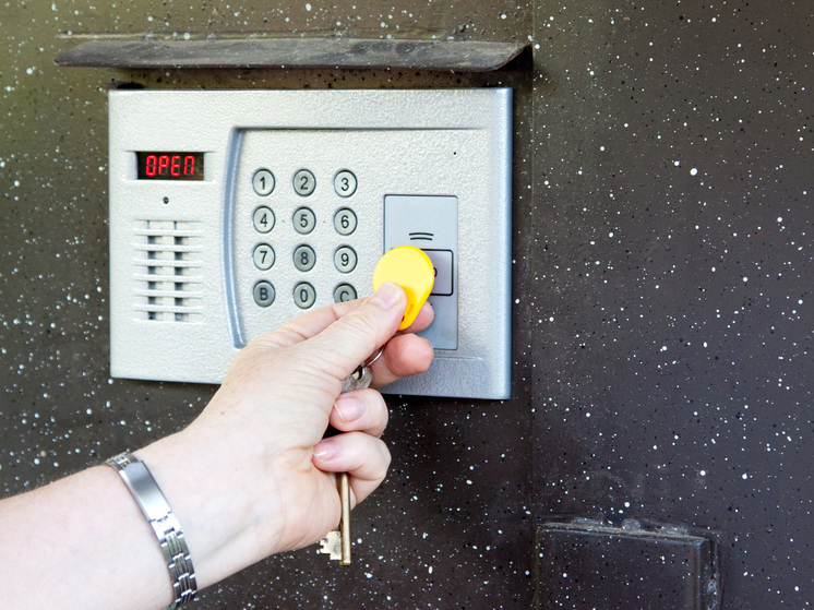 Простейший и бесплатный доступ к подъездным домофонам постепенно упраздняют