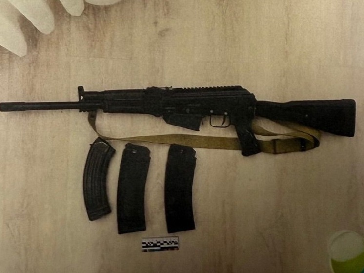 В Благовещенске пьяный мужчина устроил стрельбу на улице из карабина