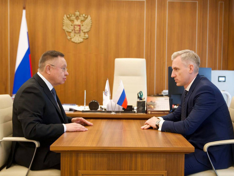 Губернатор Смоленской области поздравил Министра строительства и ЖКХ РФ Ирека Файзуллина с Днём рождения