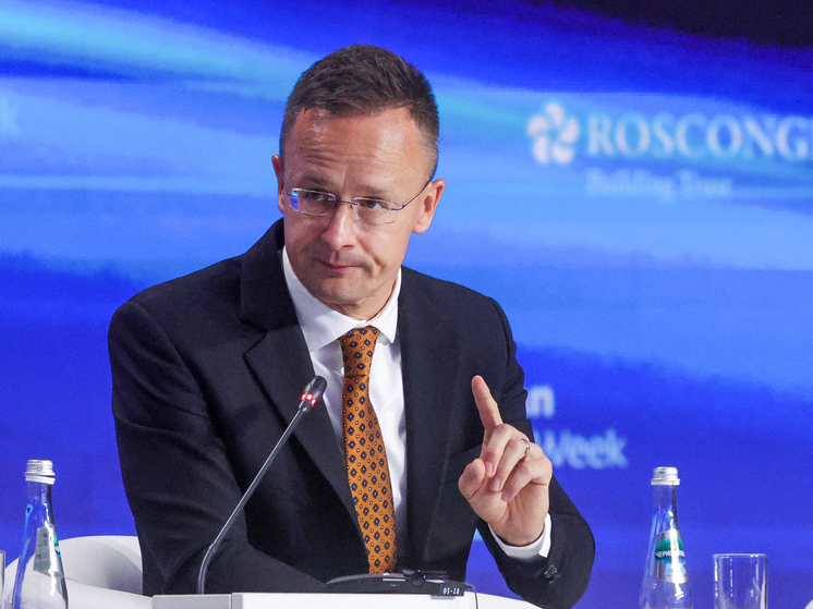 Глава МИД Венгрии Сийярто отправился в Москву