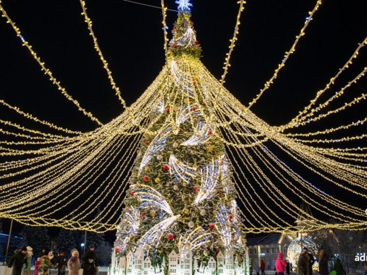 В Нарьян-Маре торжественно открыли новогоднюю елку