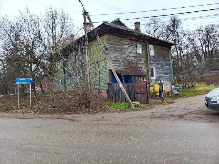 В Ярославской области прокуратура помогла сократить срок ожидания расселения аварийного дома