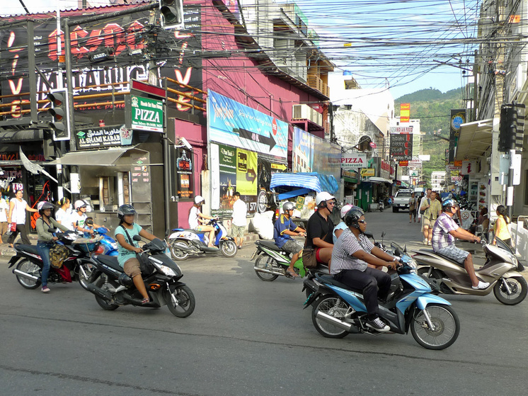 В Бангкоке заявили, что Камбоджа обстреляла восточные провинции Таиланда из РСЗО БМ-21