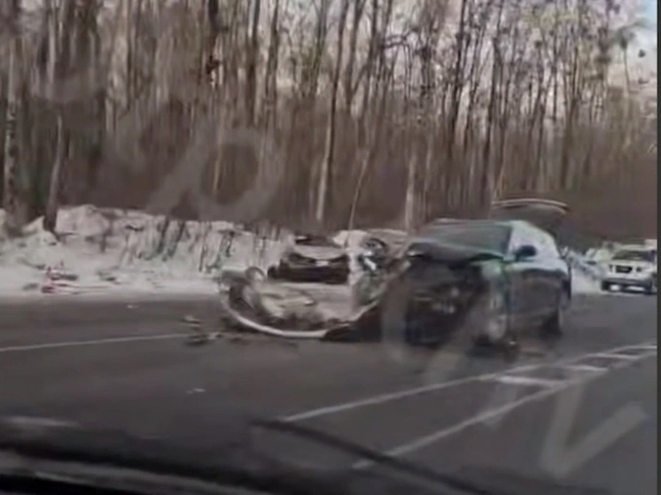 Смертельное ДТП: утром под Ильинкой столкнулись три автомобиля