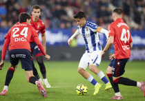 8 декабря 2025 года «Осасуна» одержала домашнюю победу над «Леванте» со счётом 2:0. Голы Виктора Муньоса (12') и Рубена Гарсии (36') были забиты в первом тайме. Гарсия отдал голевую передачу и был признан лучшим игроком матча. «Леванте», имея несколько шансов во втором тайме, не смог реализовать их из-за уверенной игры вратаря Райана. Победа укрепила позиции «Осасуны» в турнирной таблице, тогда как «Леванте» остался на последнем месте с девятью очками.