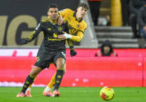 8 декабря 2025 года «Манчестер Юнайтед» одержал победу над «Вулверхэмптоном» со счётом 4:1 в матче Премьер-лиги. Бруну Фернандеш оформил дубль, Мбеумо и Маунт также забили. «Вулверхэмптон» потерпел восьмое поражение подряд, набрав лишь 2 очка после 15 туров — худший показатель в истории английских высших дивизионов на этой стадии сезона. Команда отстаёт от зоны безопасности на 13 очков и рискует повторить антирекорд «Дерби Каунти» (11 очков в сезоне 2007/08).