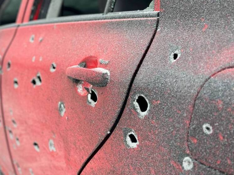 Фрагменты упавшего БПЛА повредили автомобиль в Воронеже