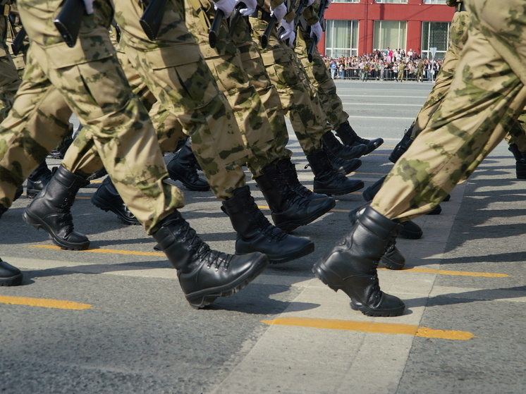 В Новосибирске женщины могут поступить на службу по контракту в зоне СВО