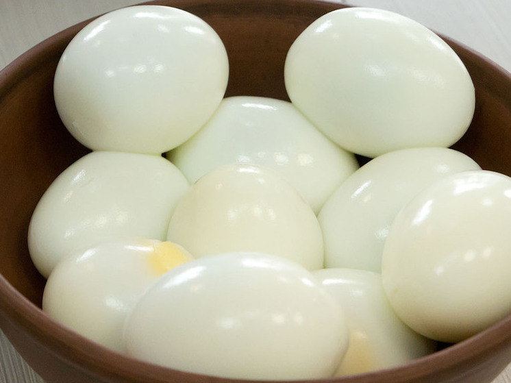 Из Челябинска в Казахстан пытались вывезти 47 тысяч яиц по фальшивым документам