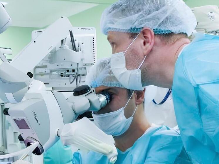 Нижегородские врачи спасли пациента от глухоты