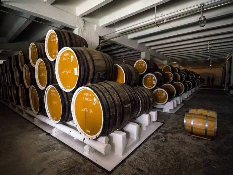 Кизлярский коньячный завод построит новый склад для выдержки