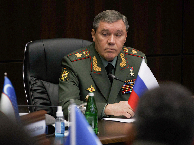 Валерий Герасимов доложил об установлении контроля над южным сектором Димитрова