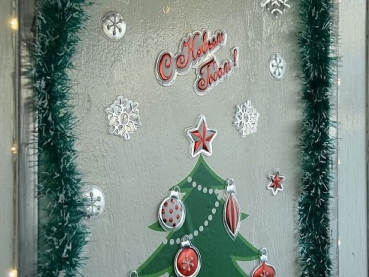 Волгоградские электробусы и троллейбусы украшают к Новому году