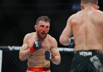 На турнире UFC 323 грузинский боец лишился пояса. 