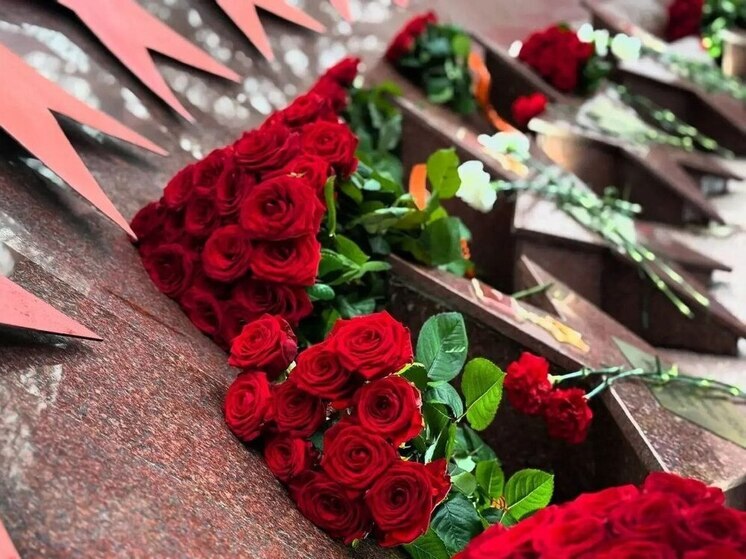 Возложение цветов в День Героев Отечества состоялось в Хостинском районе Сочи