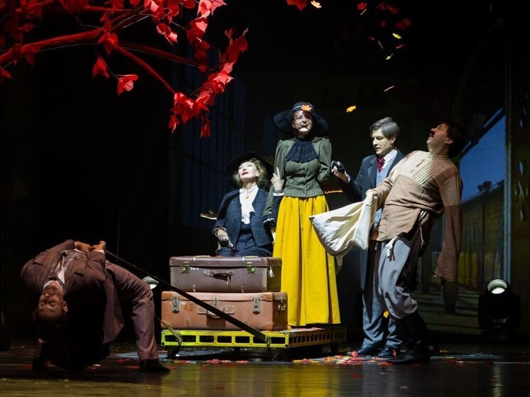 В Воронежском драмтеатре представили тургеневский «Дым» в жанре «морока»