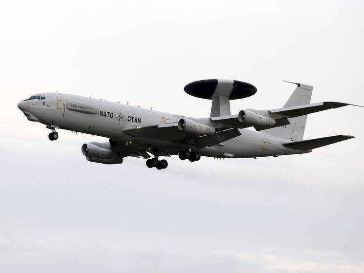 Британский военный самолет кружил над Черным морем вблизи Сочи