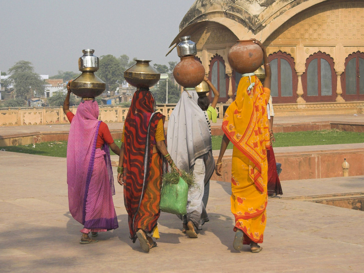 В Индии запустили крупнейший в мире эксперимент по оплате труда домохозяек