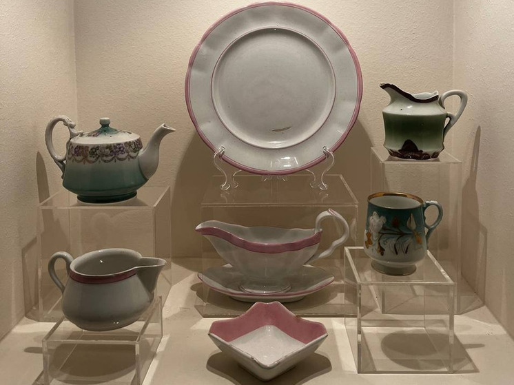 Сегодня в Государственном музее художественной культуры Новгородской земли открылась выставка «Кузнецовский фарфор