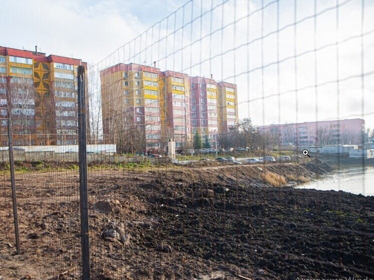 В Курске сквер на улице Студенческой огородили для безопасности жителей