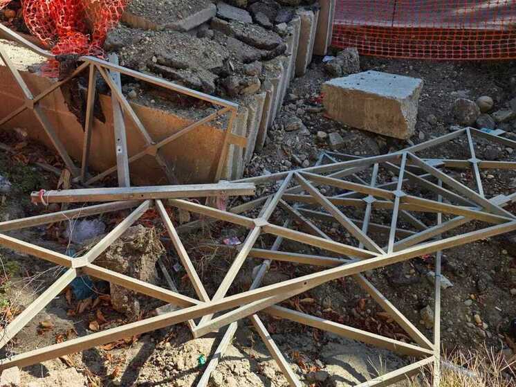 Обломки БпЛА задели автобус на кубанской трассе