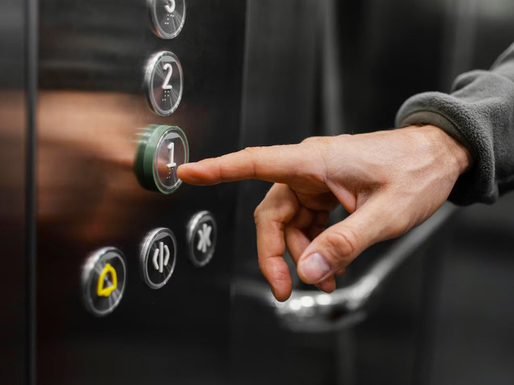 В Югре до 2030 года заменят полторы тысячи лифтов