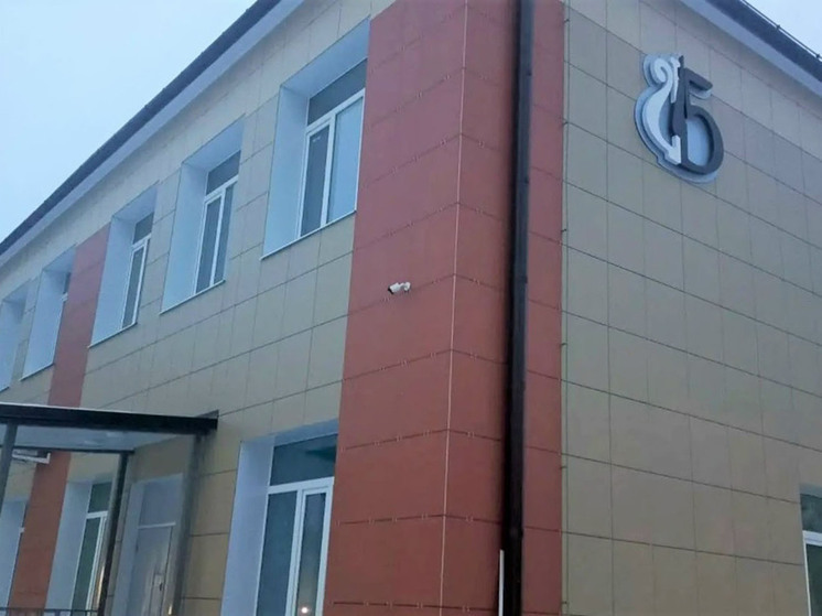 Гимназию «Логос» в Чудово отремонтировали за 88 миллионов рублей