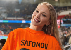 Сафонов возвращается на лигачемпионское поле: красавица-жена гордится им