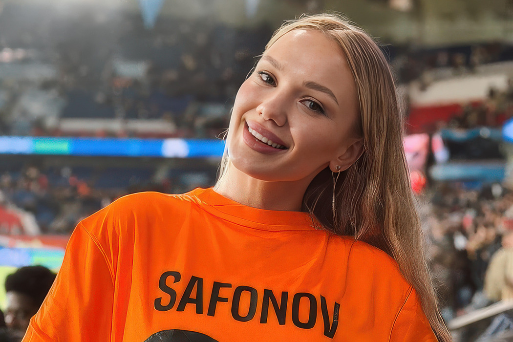 Сафонов возвращается на лигачемпионское поле: красавица-жена гордится им