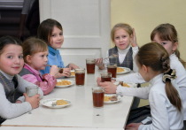 С 1 января 2026 года в школах Аркадака, Новоузенска, Пугачёва, Хвалынска, Шихан все ученики начнут получать бесплатное питание