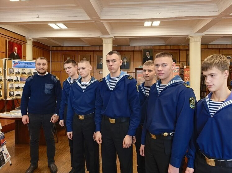 В Иркутском техникуме речного и автомобильного транспорта 75 первокурсников приняли в гардемарины