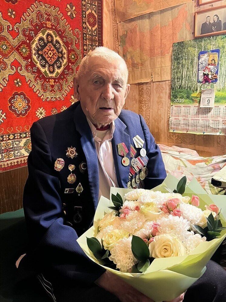 100 лет исполнилось ветерану войны из Тверской области Геннадию Головину