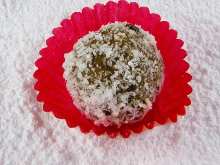 Юрист Каримов: власти ожидают, что родители сами защитят детей от конфет с алкоголем