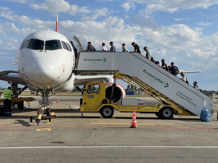 Пограничное управление ФСБ по Краснодарскому краю напомнило о новых правилах выезда из страны с детьми