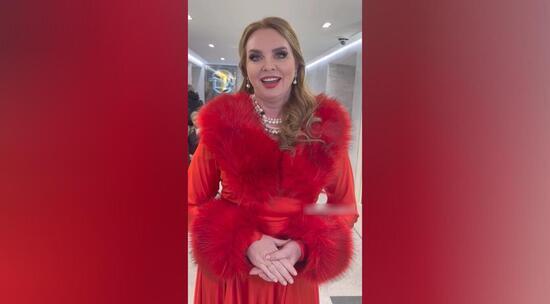 Варвара рассказала, как омолодиться к Новому году с помощью сметаны и кефира 