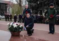 Губернатор Курской области Александр Хинштейн принял участие в памятных мероприятиях, приуроченных ко Дню Героев Отечества