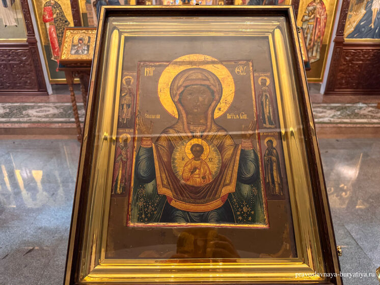 По народному календарю 10 декабря 2025 года отмечается праздник Знамения. Православная церковь связывает этот день с одним из наиболее почитаемых в православии образов — иконой Пресвятой Богородицы, именуемой «Знамение». На ней изображен образ Божьей Матери с молитвенно поднятыми руками и Божественным Младенцем (Спас-Эммануил) на груди.