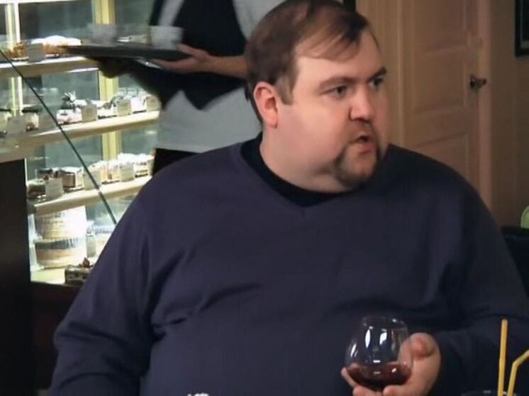 Вдова Дмитрия Красильникова сообщила, что актер впал в кому у нее на руках