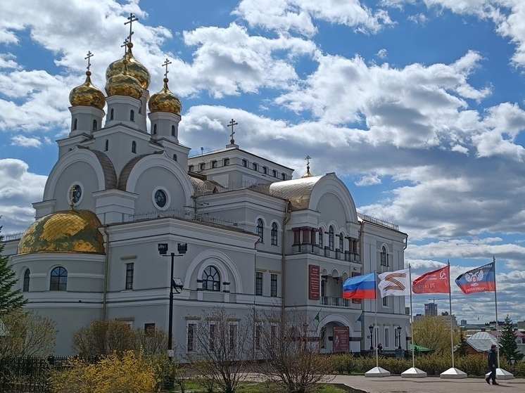 Настоятель храма раскритиковал плакаты с крестом в метро Екатеринбурга