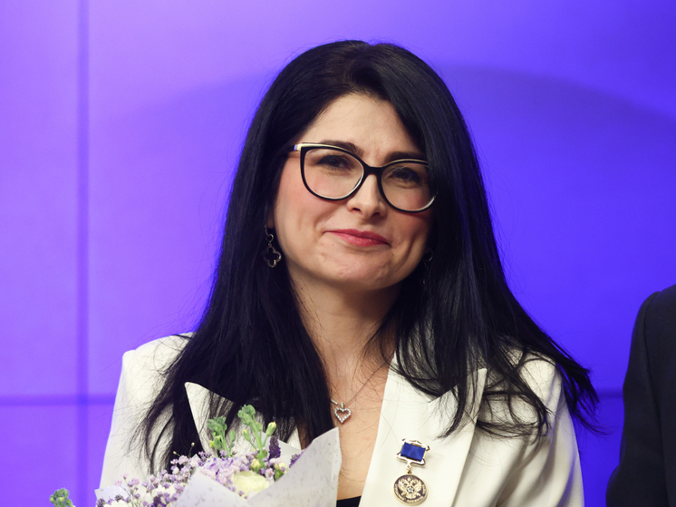 Президент РФ попросил Еву Меркачеву направить предложения для "новогоднего помилования"