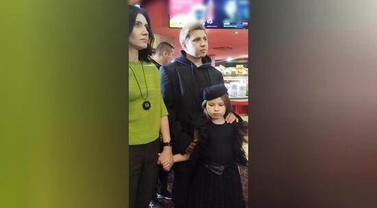 Руслан Громов появился впервые на премьере с дочкой Сашей