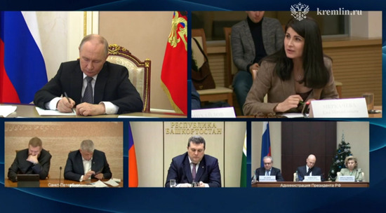 Путин пообещал рассмотреть списки на помилование, подготовленные Евой Маркачевой