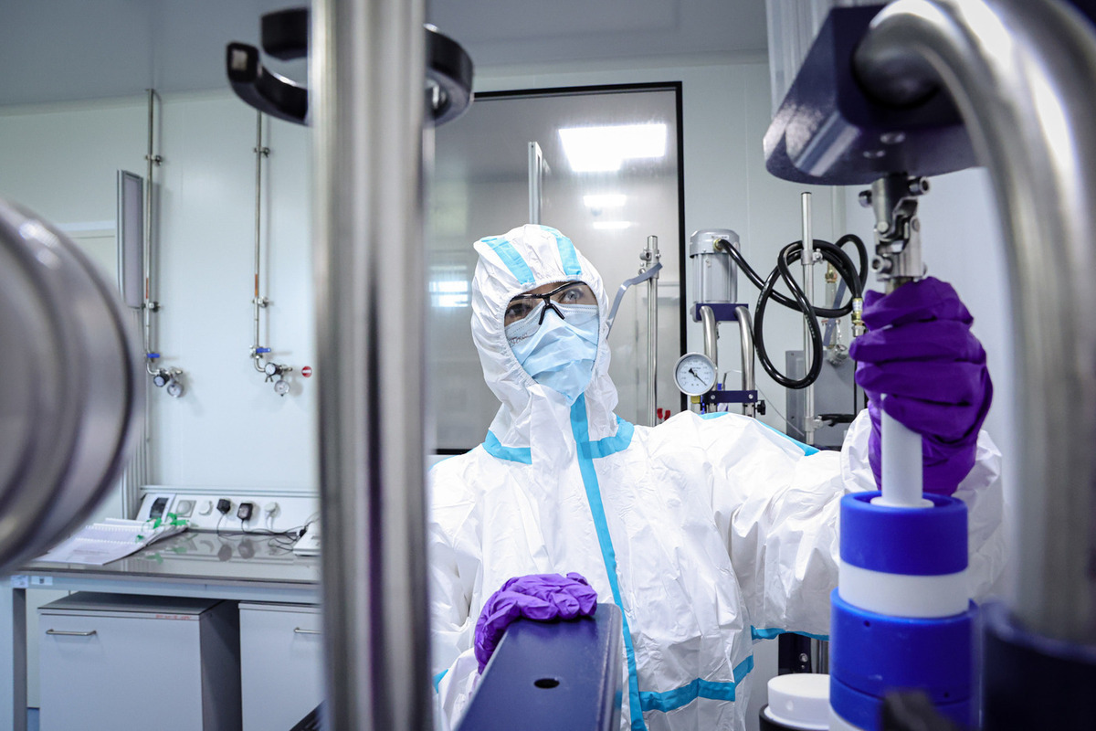 Атомный коралл: как физики построили тюрьму для жидкости и открыли новую форму материи