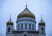 10 декабря, в день почитания чудотворной иконы Божией Матери «Знамение» (в народе — Романов день, или Домочадцев день), сходятся церковные традиции и народные обычаи, наполненные глубоким смыслом. Этот день — время особого внимания к знакам, внутреннему миру и семейному очагу.