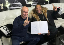 На днях в наш Продюсерский центр заехал Xzibit — да-да, тот самый, с бешеной харизмой и вечным отпечатком культуры нулевых, когда весь мир и, конечно, наша страна смотрели «Тачку на прокачку», а его имя стало нарицательным